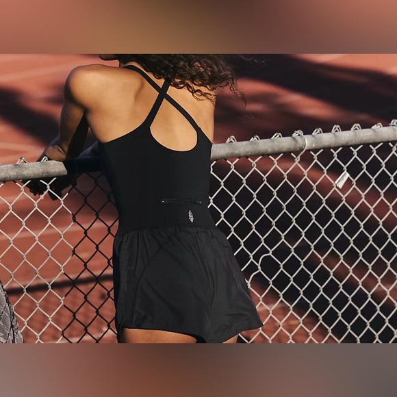 FP MOVEMENT RIGHTEOUS RUNSIE - Picture 2 of 5